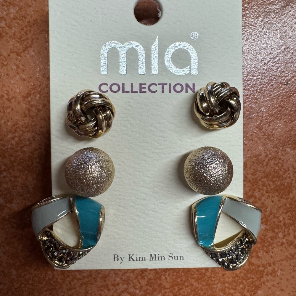 Mia Collection Gold and Blue Earrings Set